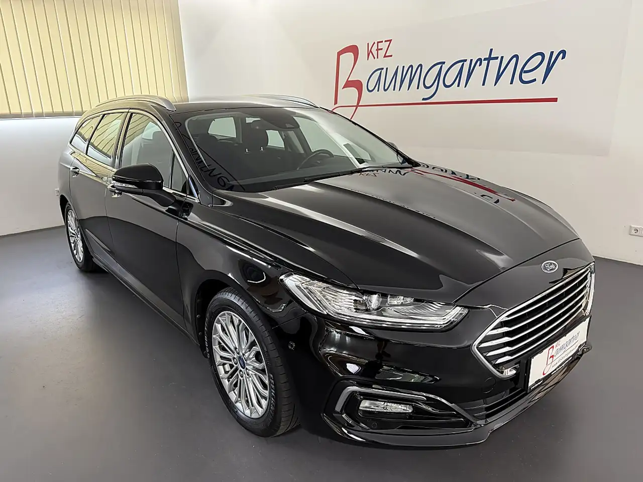 Ford Mondeo Traveller Titanium 2,0TDCi *LED*NAVI*ACC*AHK*Vi... — photo 1 of 40