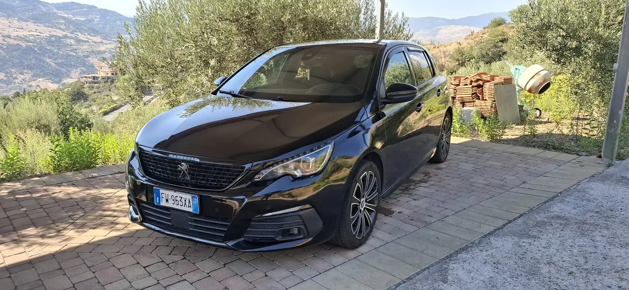 Peugeot 308 5p 1.5 bluehdi GT Line s&s 130cv eat8 — photo 1 of 10