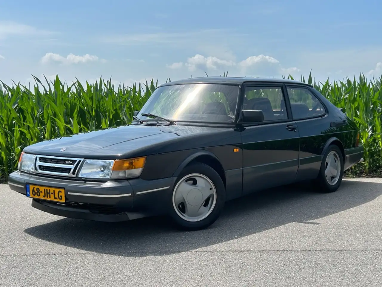 Saab 900 2.0 Turbo 16 S — photo 1 of 13