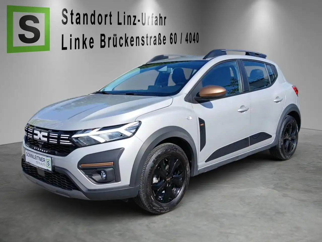 Dacia Sandero SANDERO Stepway Extreme TCe 90 — photo 1 of 10