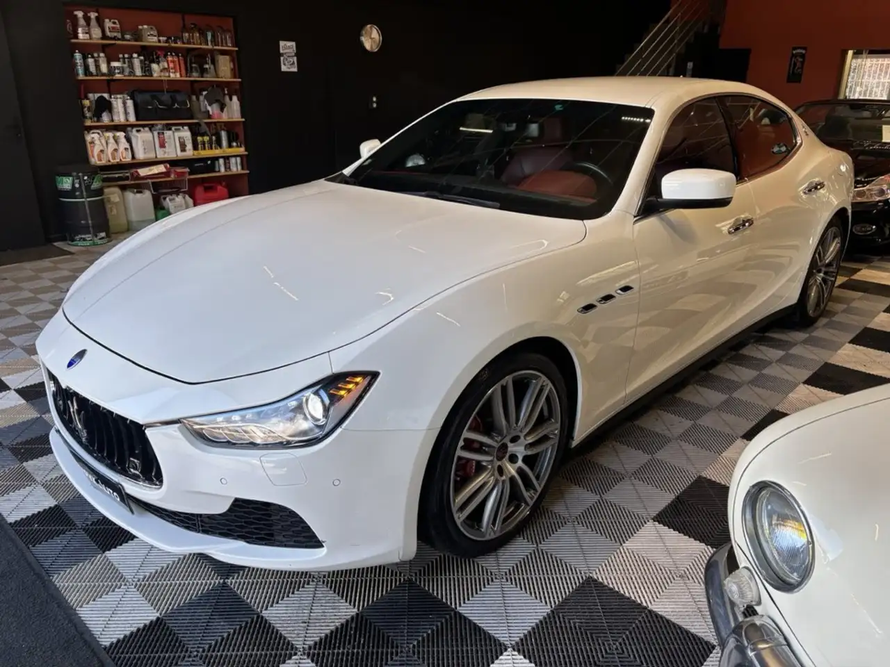 Maserati Ghibli 3,0 V6 Diesel 275ch — photo 1 of 29