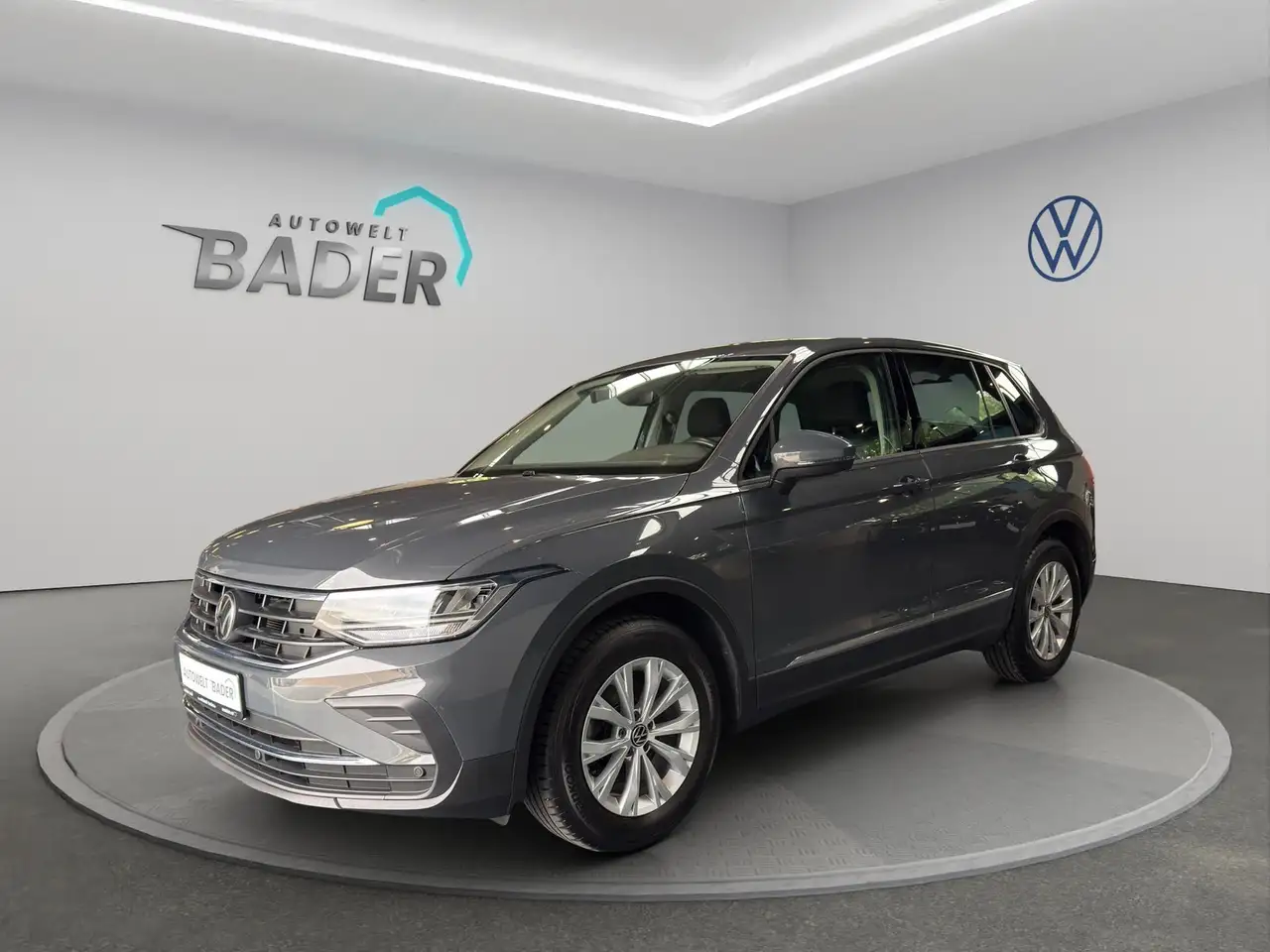 Volkswagen Tiguan 1.5 TSI LED Shz — photo 1 of 20