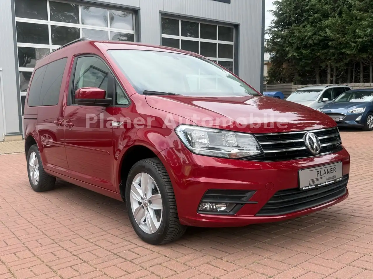 Volkswagen Caddy Comfortline DSG APP AHK HU/AU neu — photo 1 of 15