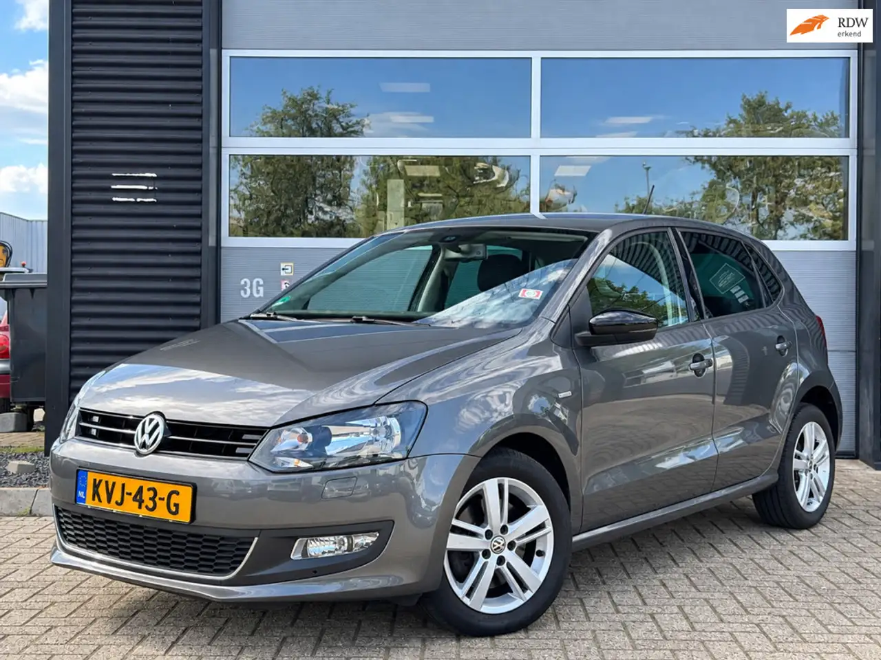 Volkswagen Polo 1.2 TSI Comfortline — photo 1 of 15