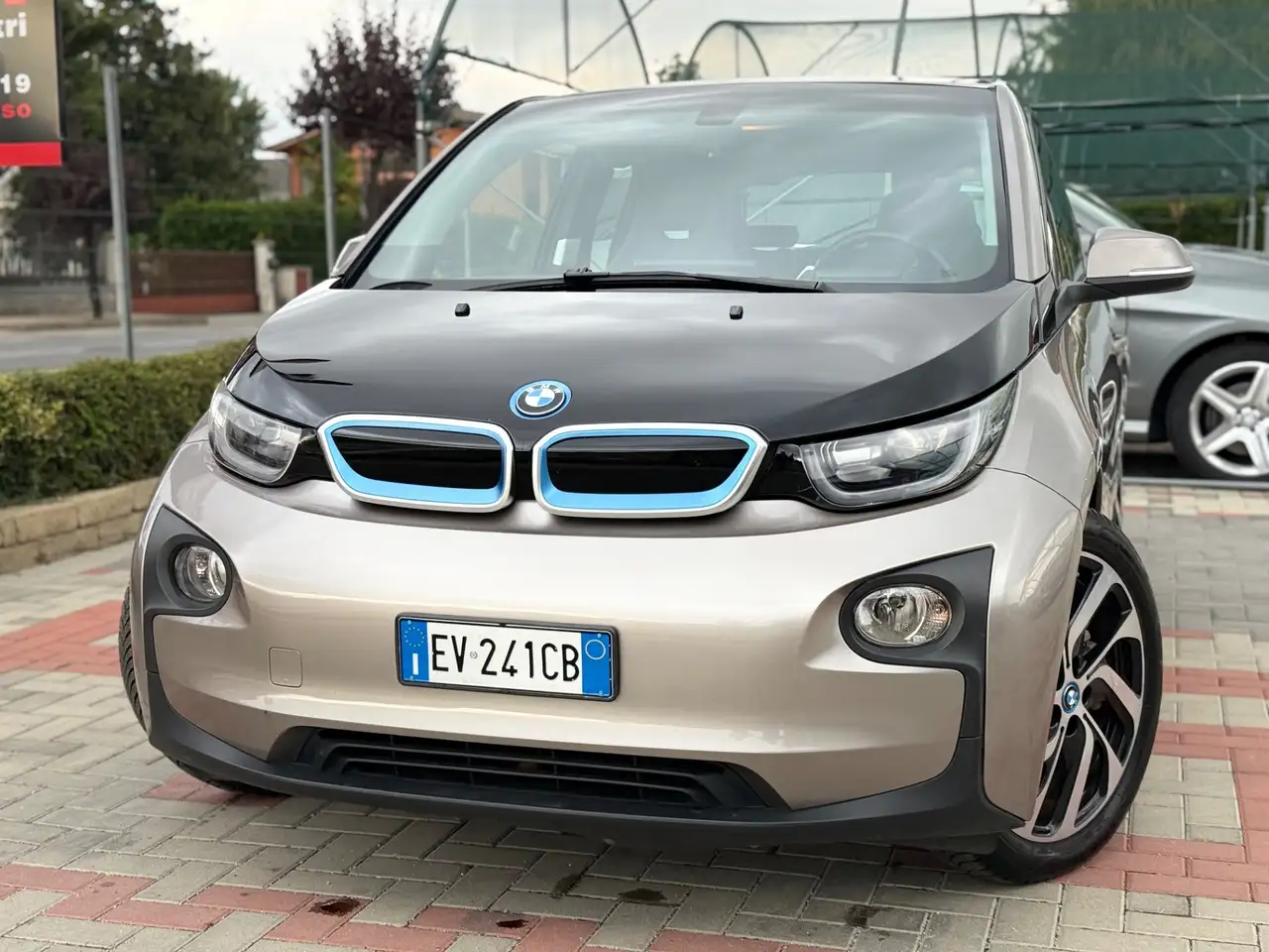 BMW i3 i3 (Range Extender) — photo 1 of 15