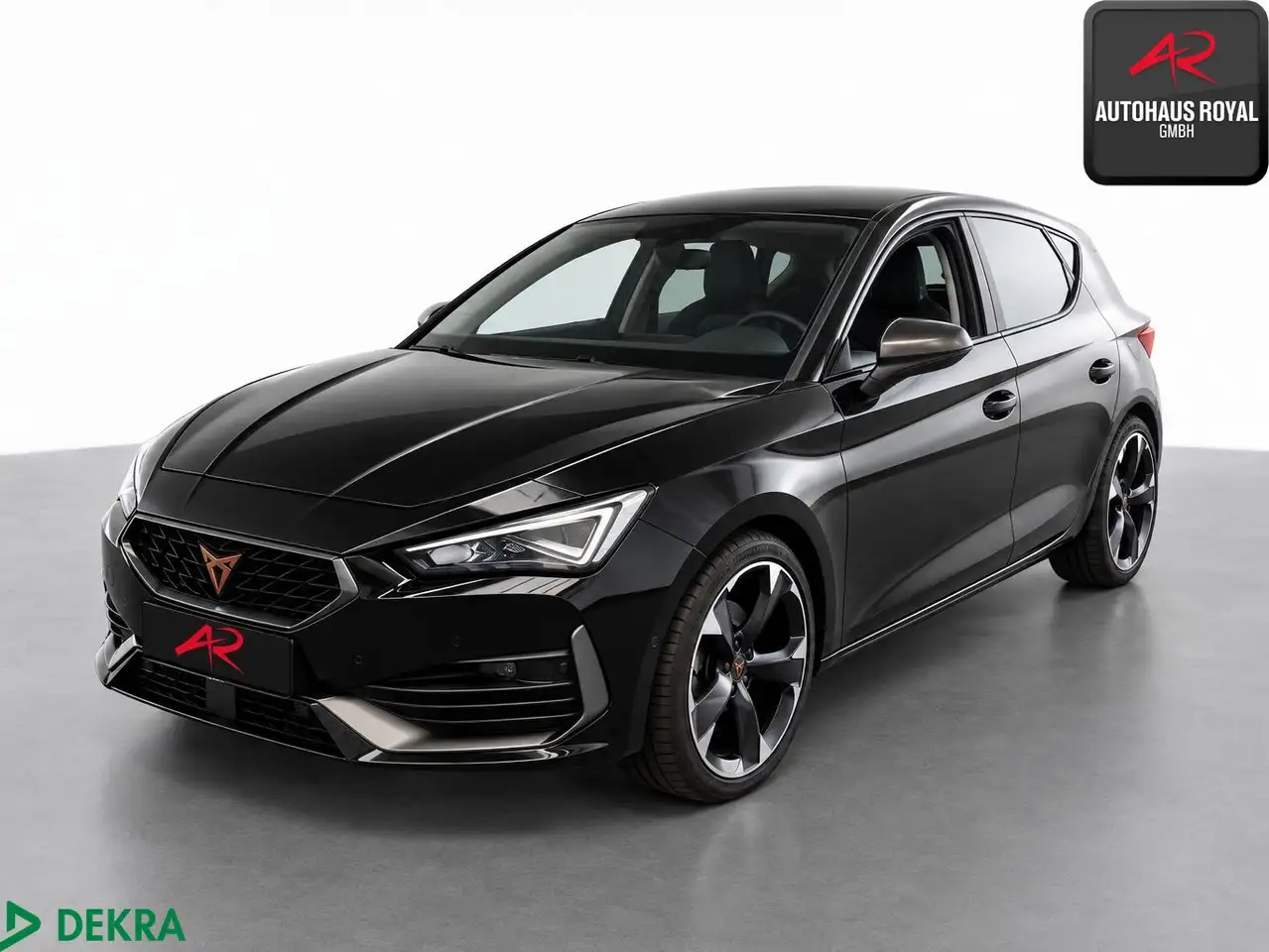CUPRA Leon 1.5 eTSI KAMERA,ACC,PARKLENK,KESSY,CARPLAY — photo 1 of 3
