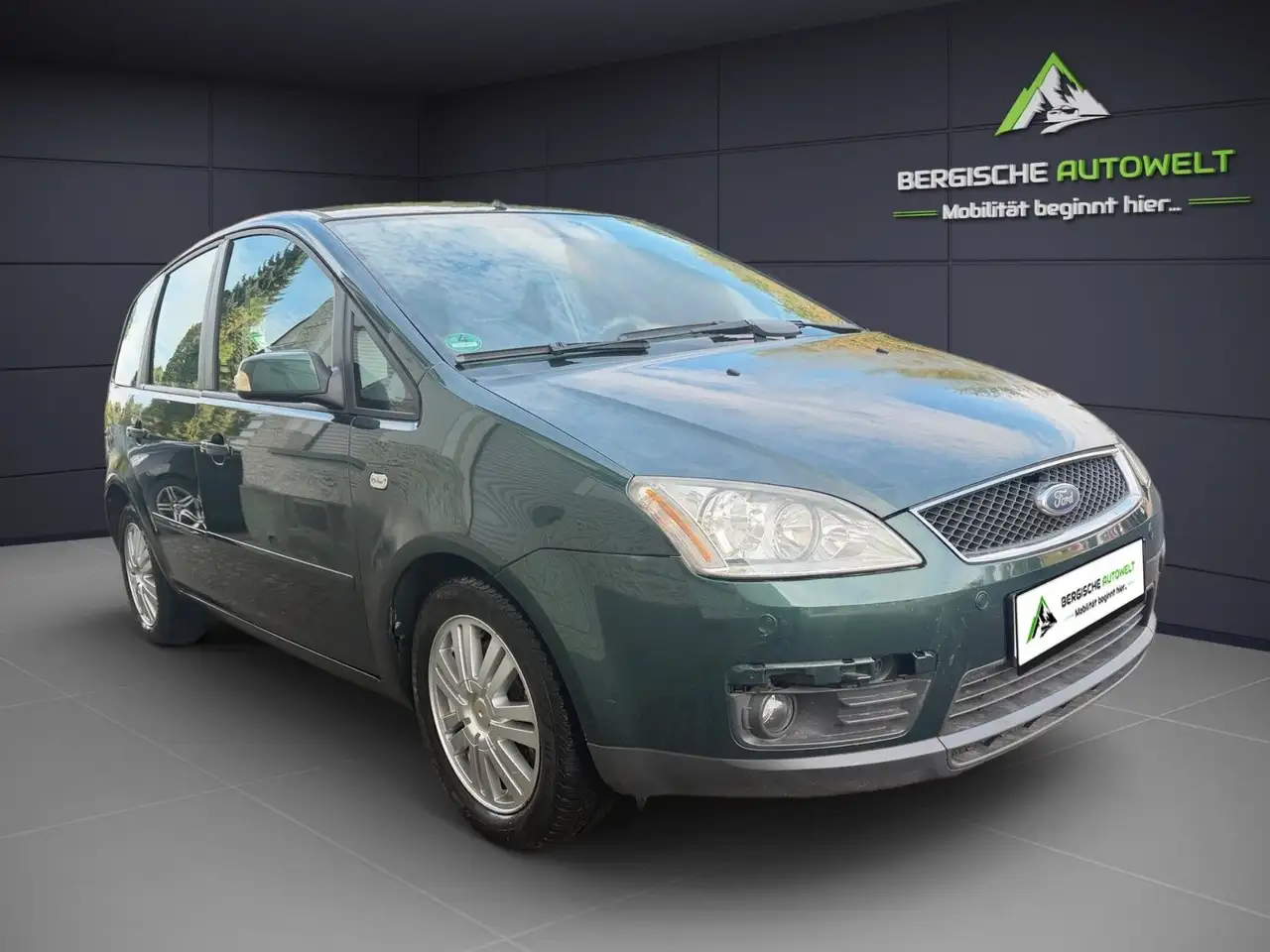 Ford Focus C-MAX GHIA/LEDER/2-Z-KLIMA-A/AHK/PDC/SHZ/TEMP — photo 1 of 22