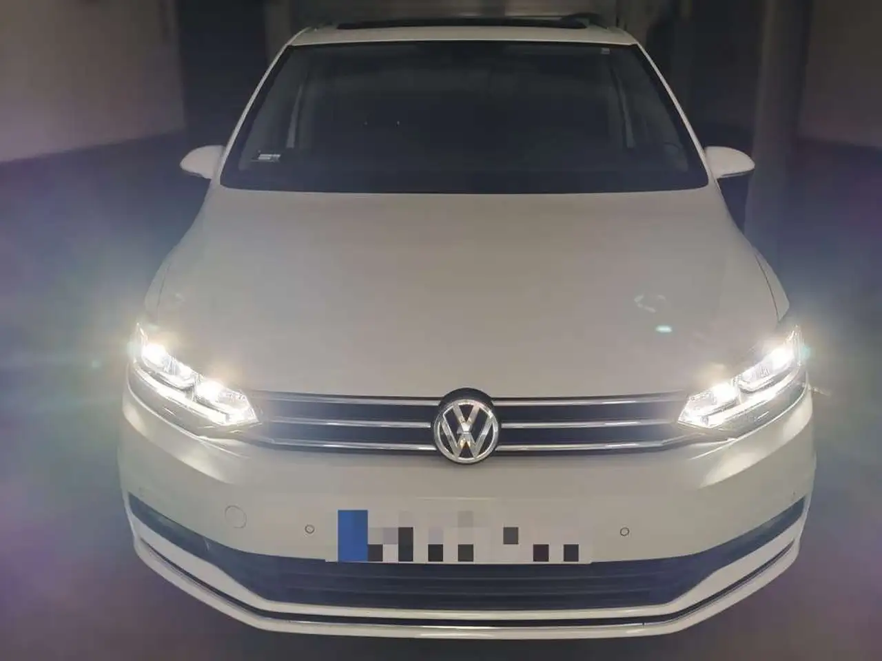 Volkswagen Touran 1.6TDI CR BMT Advance 85kW — photo 1 of 30