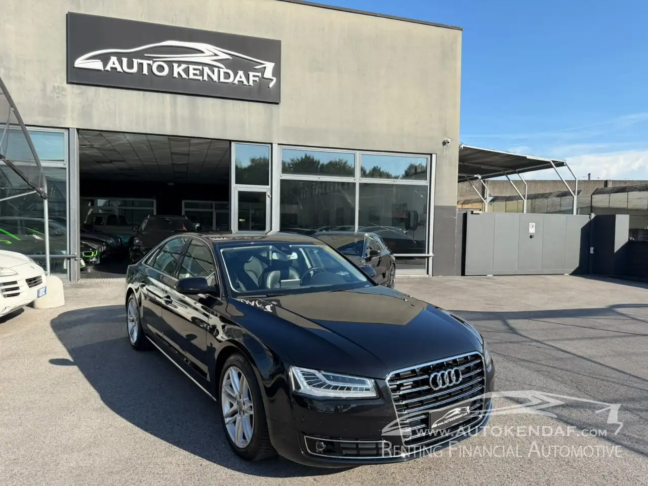 Audi A8 A8 3.0 V6 tdi quattro tiptronic S Line — photo 1 of 15