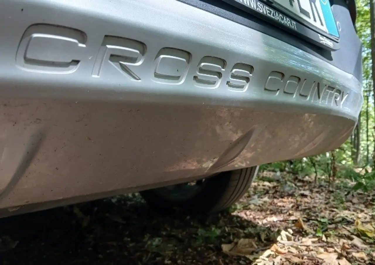 Volvo V40 Cross Country 2.0 d2 Kinetic my17 — photo 1 of 8