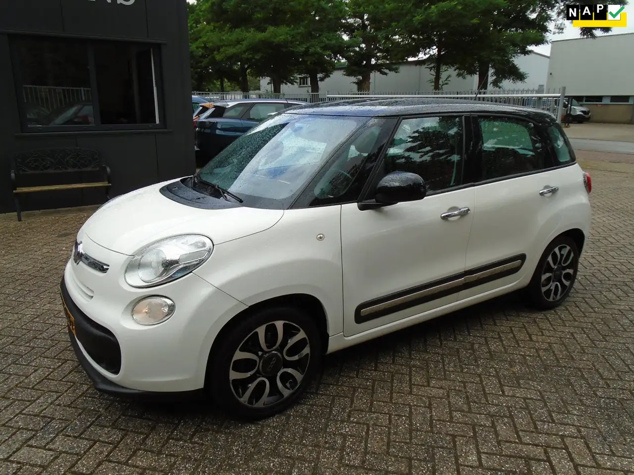 Fiat 500L 0.9 TwinAir Easy — photo 1 of 12