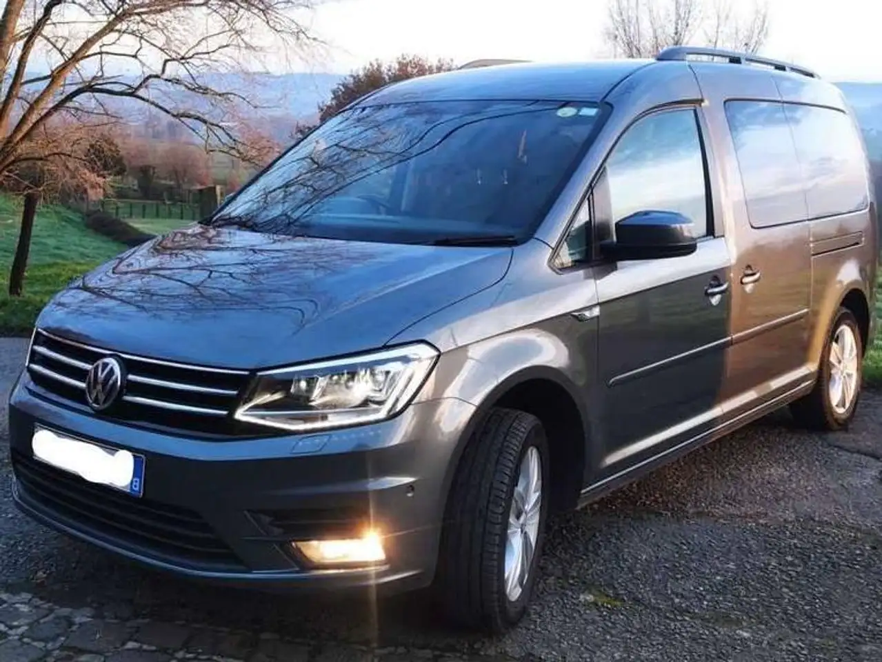 Volkswagen Caddy Caddy Maxi 2.0 TDi SCR Maxi Trendline DSG — photo 1 of 5