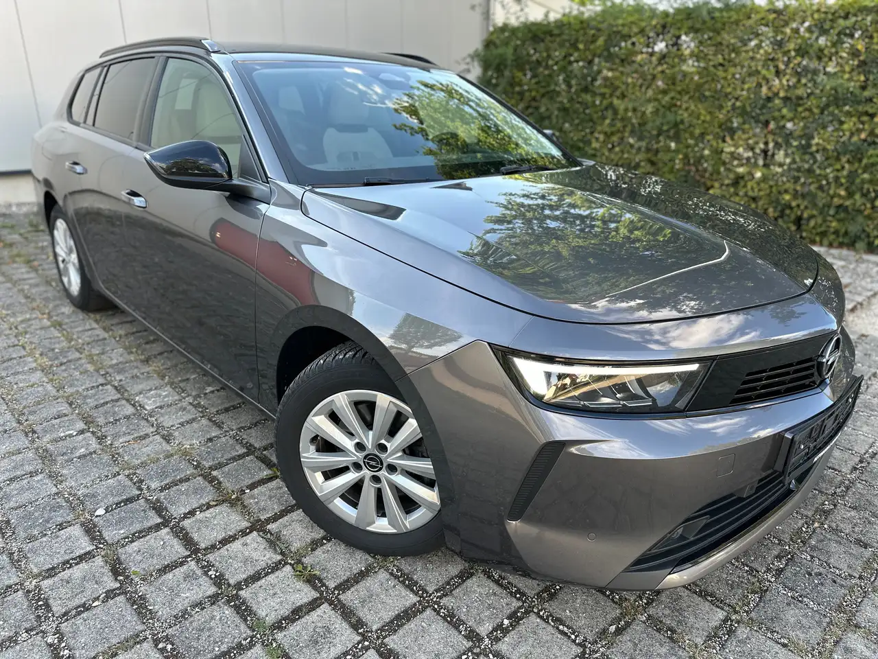 Opel Astra Astra Sports Tourer 1.5 D Automatik Elegance — photo 1 of 15