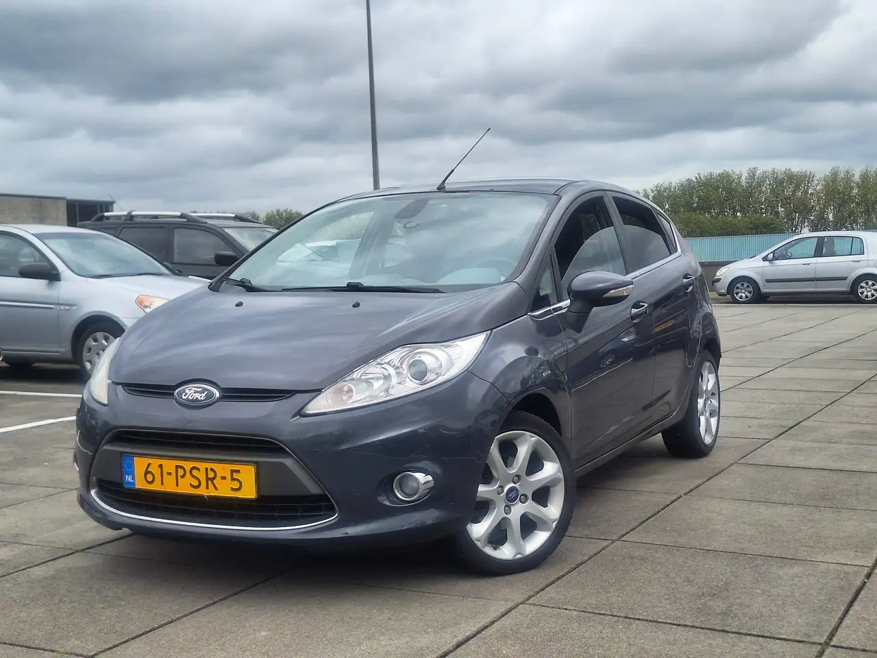 Ford Fiesta €2350,-1.6 Titanium Aircondition Apk 03/2027 5d — photo 1 of 26