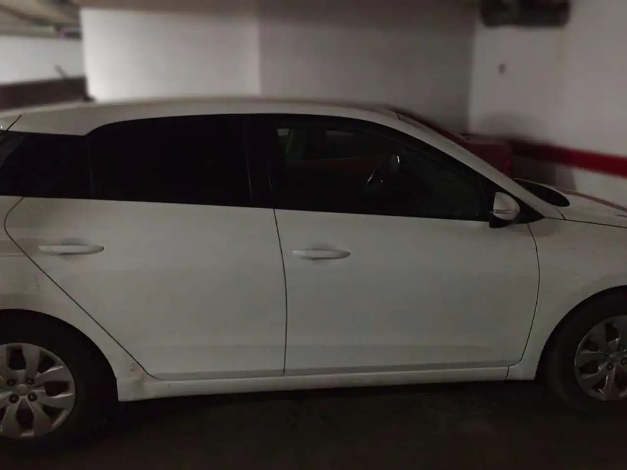 Hyundai i20 1.4CRDI Essence — photo 1 of 3