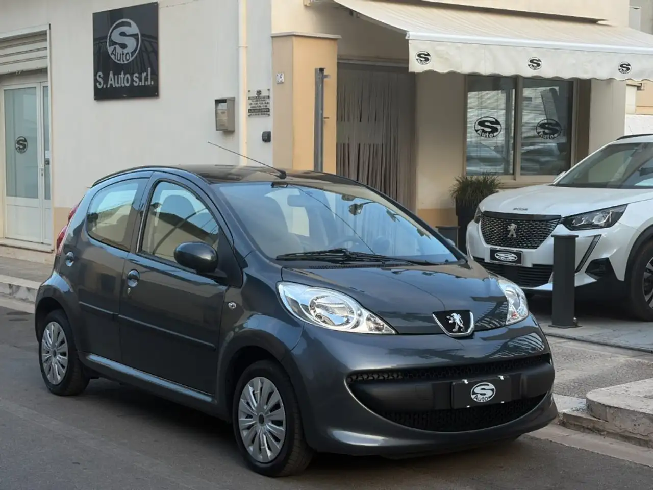 Peugeot 107 1.0 68CV 5p. — photo 1 of 12