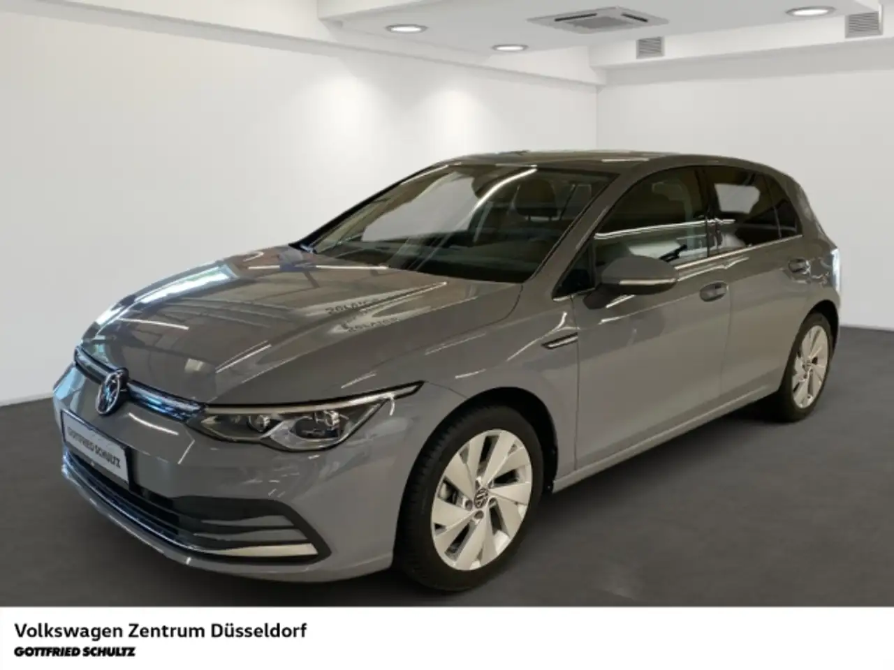 Volkswagen Golf Style 1.5 TSI DSG LED Navi Kamera — photo 1 of 12