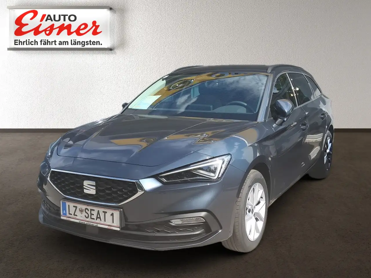 SEAT Leon Kombi 1.5 TSI Style Edition — photo 1 of 17