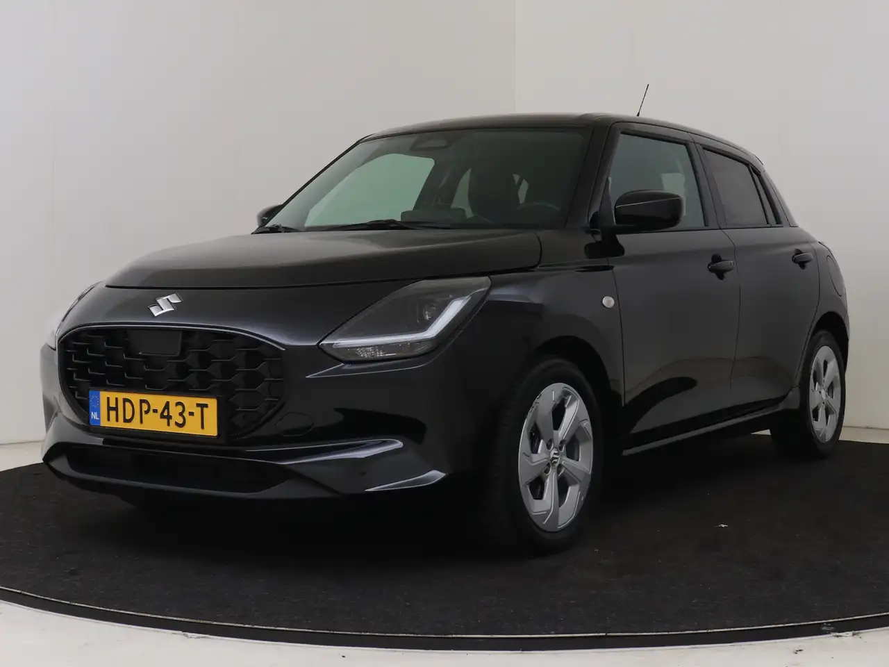 Suzuki Swift 1.2 Select Smart Hybrid — photo 1 of 40