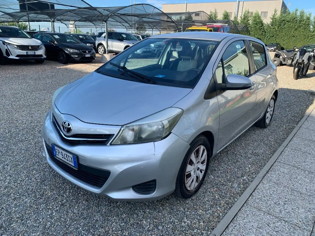 Toyota Yaris 1.0 5 porte Active — photo 1 of 15